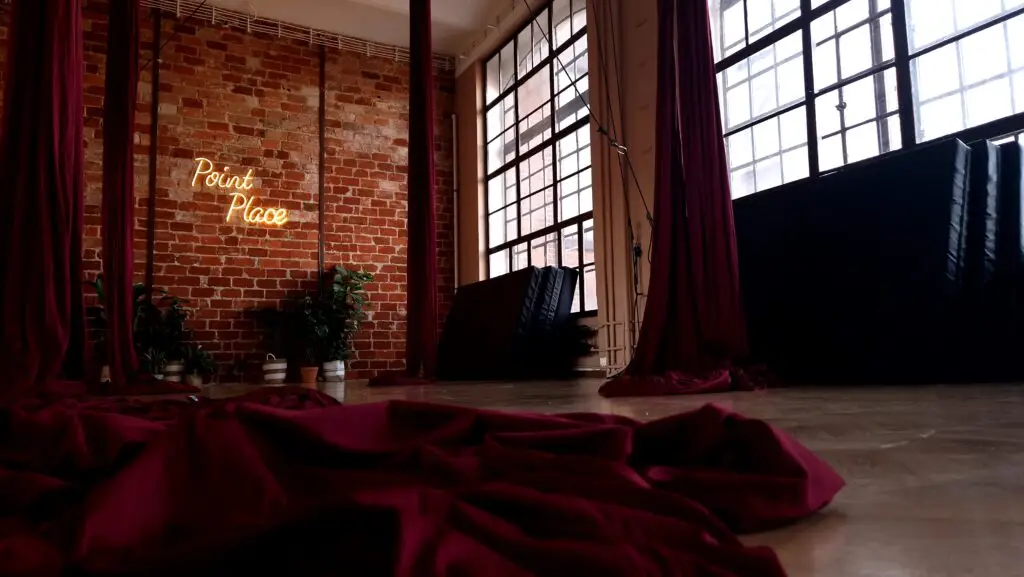 Aerial Wrocław Aerial Hoop Silks Stretching PointPlace