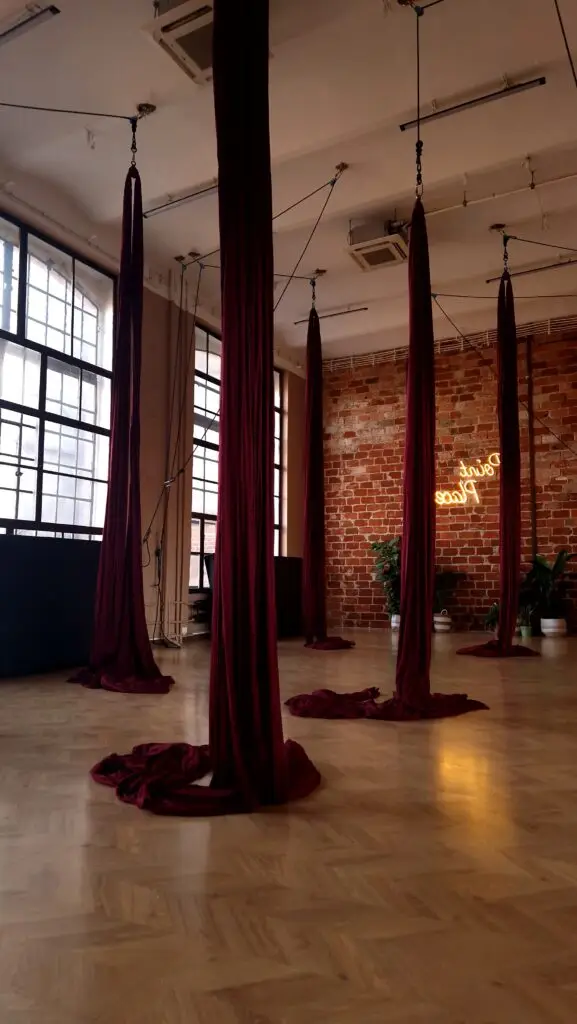 Aerial Wrocław Aerial Hoop Silks Stretching PointPlace