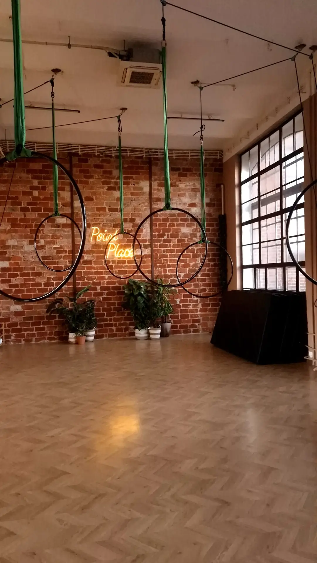 Aerial Wrocław Aerial Hoop Silks Stretching PointPlace